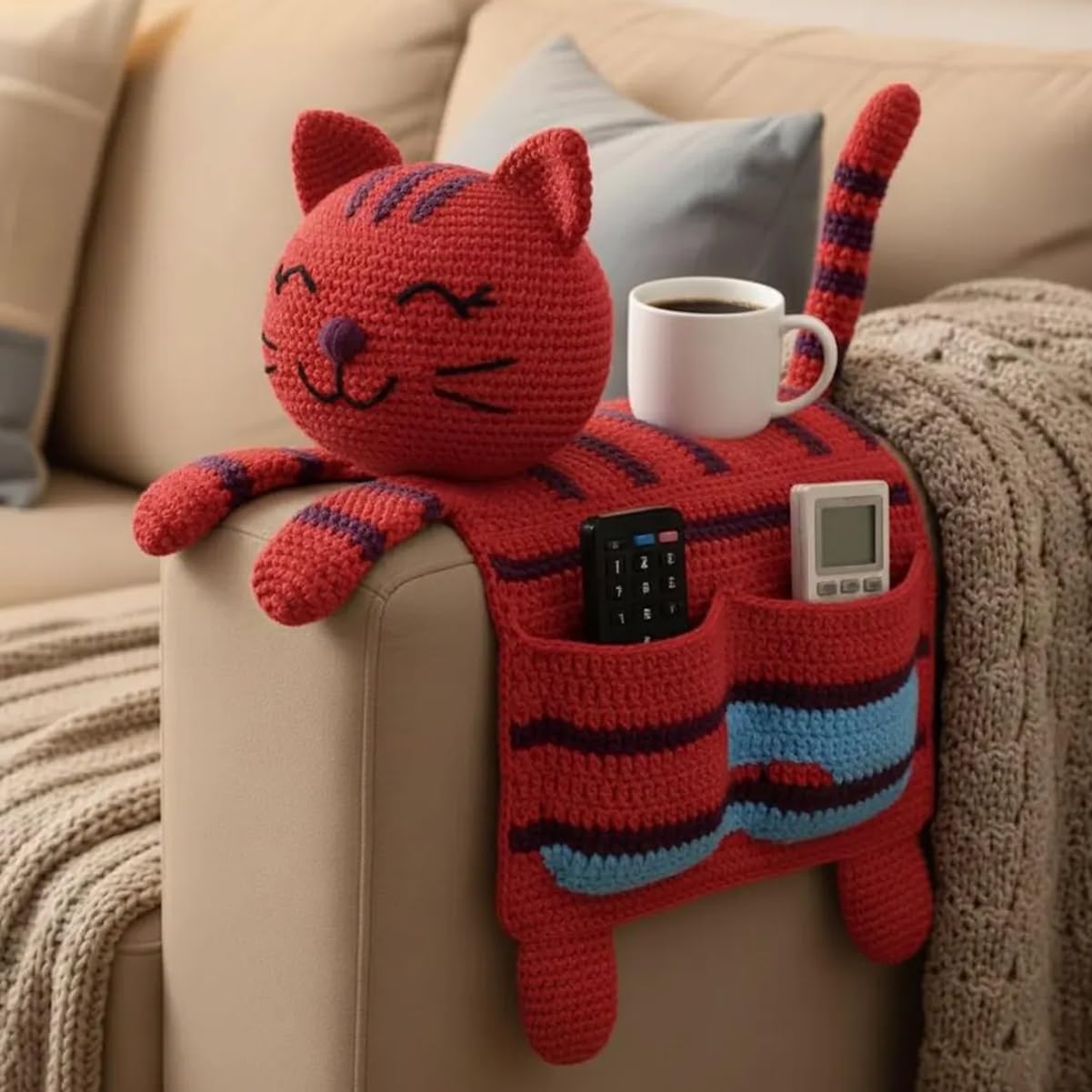 🐕🐱 Handmade Crochet Dog & Cat Sofa Organizer – Cute Armrest Caddy for Remotes & Treats